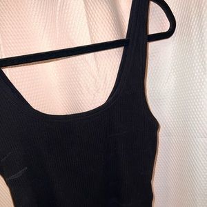 Black cropped T from old navy